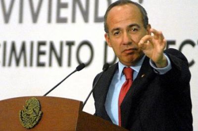 Calderón arremete contra beneficiaria de Oportunidades