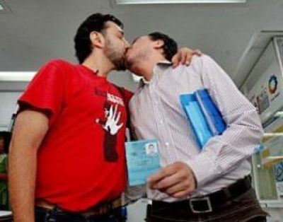 Comunidad homosexual indignada por agresión de Juan Pablo Castro