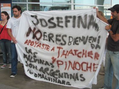 Rechazan presencia de Josefina en Argentina