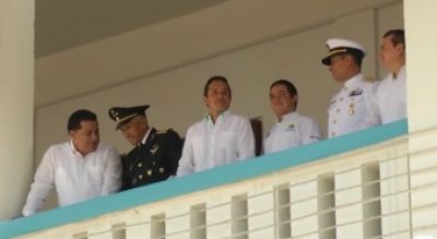 Encabeza Carlos Joaquín desfile cívico-militar en Quintana Roo. VIDEO