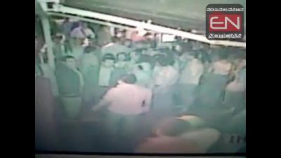 Alcalde priista golpea a empleados de bar. VIDEO