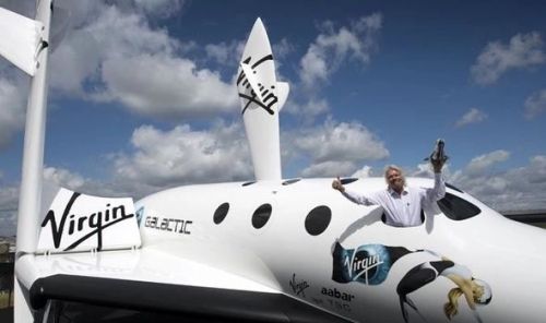Branson sortea dos asientos para uno de sus vuelos al espacio