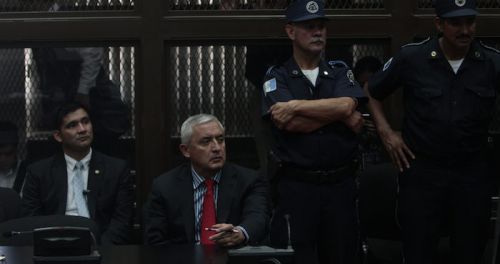 Juez dicta prisión provisional al expresidente de Guatemala