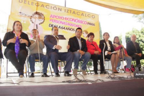 La Delegación Iztacalco inicia entrega de apoyos económicos a adultos mayores